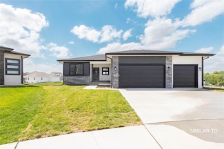 610 Ellis Cir, Adel, IA 50003