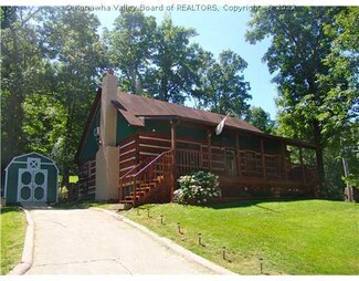 71 Chestnut Rd, Elkview, WV 25071