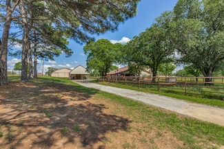 13220 Briar Rd, Azle, TX 76020