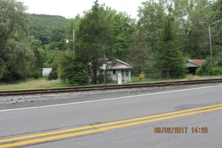 1535 Riverside Dr, Rainelle, WV 25962