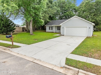 207 Winter Rd, Jacksonville, NC 28540