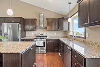 1363 Ridge Ln, Shakopee, MN 55379