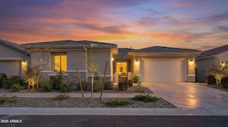 866 W Flatiron Trail, Apache Junction, AZ 85120