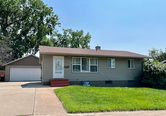 212 N Van Buren Ave, Pierre, SD 57501