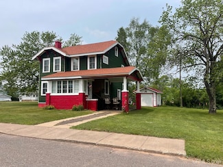 203 Lake Shore Dr, Wakefield, MI 49968