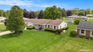 109 Holiday Dr, Ionia, MI 48846