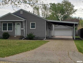 2443 28th St, Rock Island, IL 61201