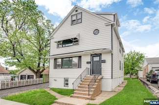 1 Orchard St, Elmwood Park, NJ 07407