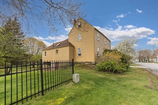 1380 South St, Portsmouth, NH 03801