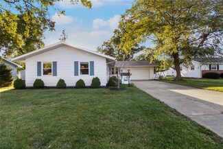 2516 5th St, Charleston, IL 61920