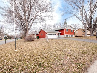 467 83rd Ave NE, Minneapolis, MN 55432