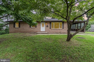 205 N 9th St, Sunbury, PA 17801