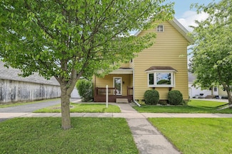 12 W Church St, Belleville, WI 53508
