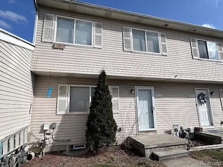 28177 Raleigh Crescent Dr Unit 102, Chesterfield, MI 48051