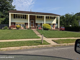 25 California Dr, Jackson, NJ 08527