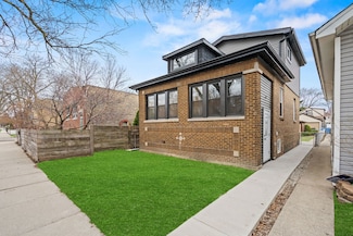 3306 N Kenneth Ave, Chicago, IL 60641