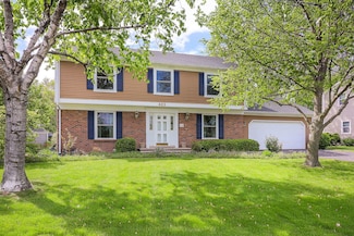 423 Warwick Dr, Naperville, IL 60565