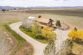 158 Friedman Ln, Bellevue, ID 83313