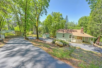 14492 Meadow Dr, Grass Valley, CA 95945