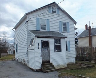 959 9th St, Colver, PA 15927