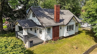 1033 Chalker St, Akron, OH 44310