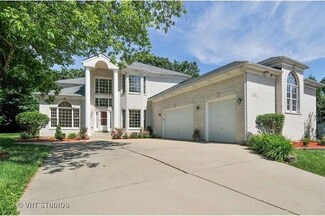 2 Nadelhoffer Ct, Woodridge, IL 60517