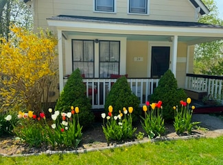 24 Glidden St, Waldoboro, ME 04572