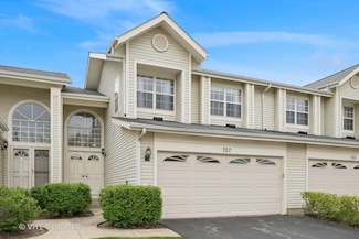 707 Sturnbridge Ln, Schaumburg, IL 60173