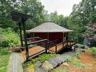 78 Bryant Rd, Swannanoa, NC 28778