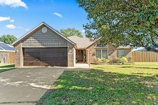 421 Crystal St, Lowell, AR 72745