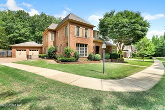 6272 Valley Oaks Dr E, Olive Branch, MS 38654