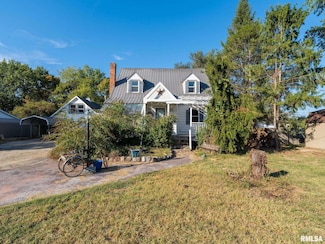 209 Ehrett St, Creve Coeur, IL 61610