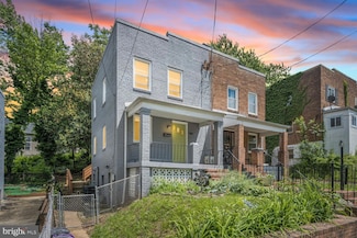 561 45th St NE, Washington, DC 20019