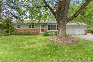 164 Sunset Hills Ave NW, Grand Rapids, MI 49534