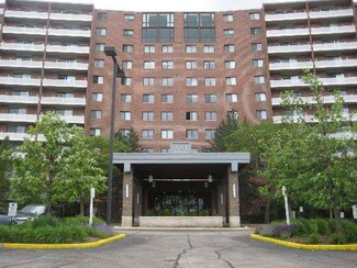21 Kristin Dr Unit 1112, Schaumburg, IL 60195