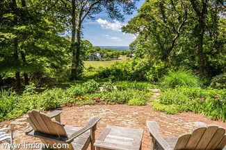 14 Mayhew Norton Rd, Vineyard Haven, MA 02568
