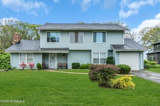 1584 Alamitos Dr, Lakewood, NJ 08701