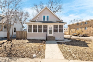 2040 Saint Anthony Ave, Saint Paul, MN 55104