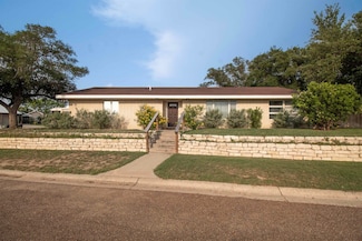 2320 Lago Vista, Zapata, TX 78076