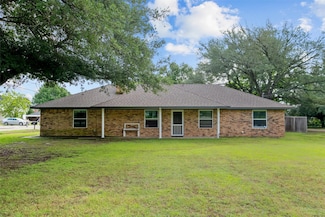709 S Oak St, van, TX 75790