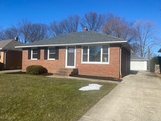 901 Elmwood Ave, Wickliffe, OH 44092