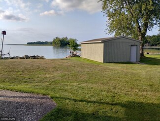 670 Meadow Ln, Isle, MN 56342