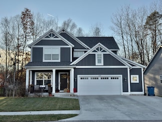14716 Arcadia Woods Dr, Spring Lake, MI 49456