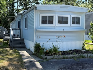 5 Lane 7, Coventry, RI 02816