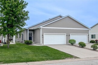 5882 Marble Cir, Johnston, IA 50131