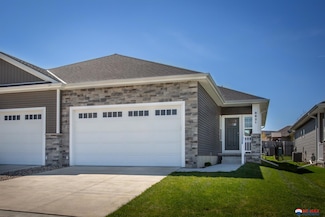 8621 Covenant Ct, Lincoln, NE 68526