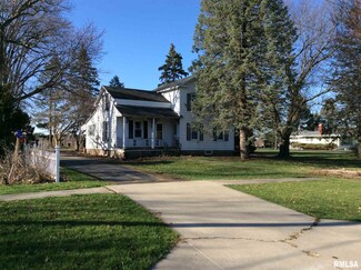 490 W Penn Ave, Roseville, IL 61473
