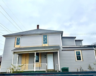 802 1/2 N Mulberry St, Muncie, IN 47305