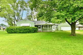 415 N 3rd St, Elwood, IN 46036