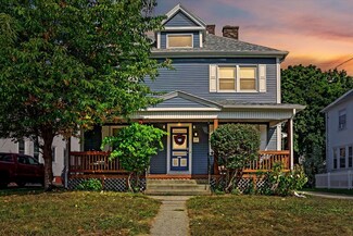 33-35 Hitchcock St, Holyoke, MA 01040